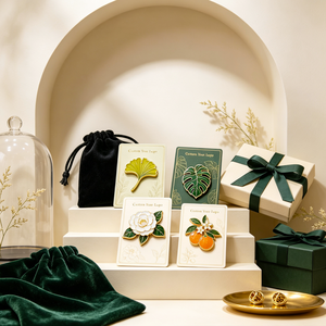 Badges de revers en métal personnalisés en émail dur, plaqués or, motifs botaniques : Ginkgo, Monstera, Camélia, Agrumes - Product Image 3
