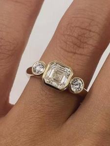 แหวนเพชรเลี้ยงในห้องปฏิบัติการ 1.02 กะรัต ทรงแอสเชอร์และทรงกลม ประดับเพชรสามเม็ด ดีไซน์หรูหรา ทองคำขาว 14K ของขวัญแต่งงานสำหรับแฟนสาว - Product Image 6