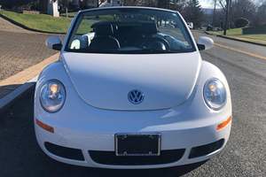 Volkswagen New Beetle Convertible 2010 USADO, Volante a la Izquierda/Derecha - Product Image 5
