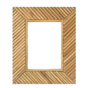 木质框架的实木设计，用于室内和现代装饰