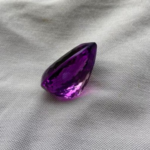 Gema de Amatista con Corte en Forma de Pera AA de 16.11 Quilates, Tratada con Cera/Aceite, Gemas Mehrajudin, Elegancia Impresionante para Fabricantes de Joyas y Coleccionistas - Product Image 2