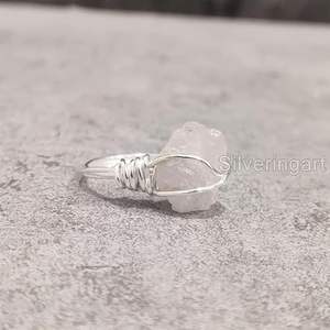 Bague pour femme en argent sterling 925, pierre précieuse en quartz rose naturel, pierre de naissance d'avril, bande en fil, bijoux faits à la main pour Noël - Product Image 2