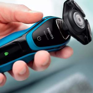 Mini Afeitadora Eléctrica Impermeable IPX7 con Triple Cuchilla, Uso en Seco/Húmedo, Fuente de Alimentación USB, Repuesto Lavable, Afeitadora Rotatoria - Product Image 1