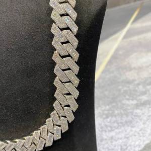 สร้อยคอเงินแท้ 925 แบบคิวบัน ประดับด้วยโมอิสซาไนต์ทรงเหลี่ยมเจียระไนแบบบริลเลียนท์ สี D ความสะอาด VVS1 สวยงามโดดเด่น สามารถปรับแต่งสีได้ สไตล์ฮิปฮอป - Product Image 4