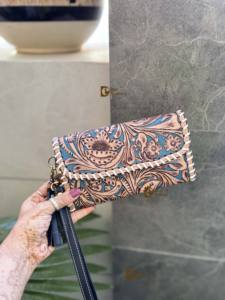 เคสโทรศัพท์ใช้งานได้หลากหลายสำหรับผู้หญิงกระเป๋าสตางค์หนังวัวแบบตะวันตกที่มีขนแกะสไตล์ตะวันตกที่ทันสมัย2025 - Product Image 4