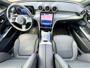 Mercedes-Benz Classe C 2024 d'occasion, gris foncé, conduite à gauche, jantes en alliage, sièges en cuir, système de navigation, sièges chauffants - Product Image 2