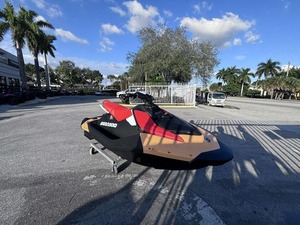 Jetski Bombardier Sea-Doo 2525 90HP Spark Trixx 90 Jetski - Product Image 4