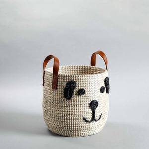 ตะกร้าเก็บของสัตว์เลี้ยงทำจากหญ้าทะเลสานมือ พร้อมหูหิ้วหนัง รูปหมีและสุนัขสุดน่ารัก ผลิตโดยผู้ผลิตชาวเวียดนาม - Product Image 5