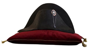 Sombrero Empire elegante con logotipo personalizado profesional de alta calidad en azul oscuro con diseños clásicos - Product Image 3