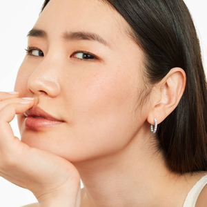 Elegantes pendientes de aro de moissanita de plata 925, Diamantes de corte redondo deslumbrantes, diseño ligero y cómodo para regalos de uso diario - Product Image 4