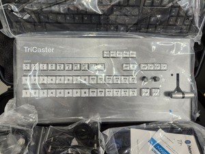 Vizrt newtek tricasters minii advancedd HD-4 REV 2 Bundle BDL-000000006 CON Surface - Product Image 2