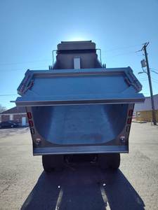 Camión usado KENWORTHS T800 Sleeper QUAD Axle, listo para trabajar, con caja basculante nueva de 20 pies, en venta. - Product Image 3