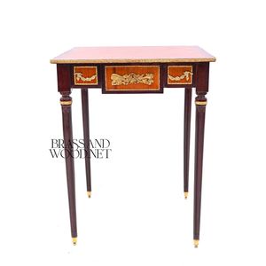 Table d'appoint carrée de luxe avec incrustation florale en marqueterie et panneaux en laiton doré ornés pour la décoration d'angle de maison classique - Product Image 2