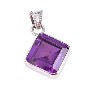 Colgante de piedras preciosas de amatista de corte cuadrado clásico de Plata de Ley 925 para fiestas y joyería fina con dijes elegantes - Product Image 3