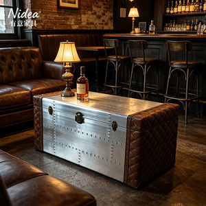 Baule portaoggetti di lusso in alluminio aeronautico con lati in pelle trapuntata, tavolino da caffè a sollevamento rapido in stile industriale, baule vintage - Product Image 3