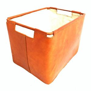 Cesta de almacenamiento de cuero rústico de primera calidad, contenedor organizador hecho a mano para decoración del hogar, solución de almacenamiento ecológica, duradera y elegante - Product Image 1