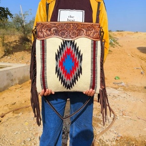 Nouvelle arrivée Western Navajo sacs latéraux à franges en cuir usiné aztèque faits à la main Vente à chaud de sacs à main de taille idéale de style vintage pour femmes - Product Image 2