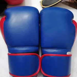 Gants à étiquette tissée spéciale en cuir noir et or Gants de boxe en cuir de vachette PU 10 Oz - Product Image 3