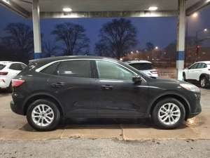 Ford Escape SE 2023 Manual Turbo Sedán con Asientos de Cuero Oscuro en VENTA - Product Image 2