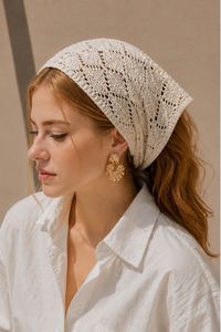 Pañuelo de Punto Perforado Texturizado Suave de Algodón para Mujer, Elegante y Cómodo - Product Image 2