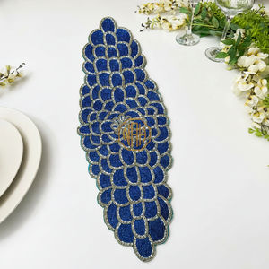 Camino de Mesa y Salvamanteles Hechos a Mano con Cuentas Multicolores, Diseño Floral Bordado Moderno - Product Image 6