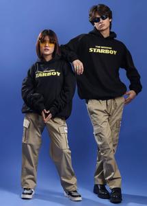 Sudadera con capucha con gráfico unisex, ajuste cómodo informal con estampados de personajes de moda, Sudadera con capucha de gran tamaño personalizada para hombres y mujeres - Product Image 4