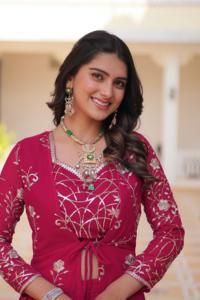 Meilleur Prix Moderne Renard Georgette Lourd 3mm Broderie Travail Lehenga Choli pour Femmes pour Mariages Festivals Indiens Essentiels Soie - Product Image 4