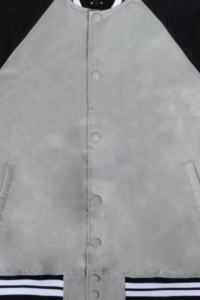 Chaqueta universitaria de satén de marca, estilo bombardero OEM personalizado para amantes de la ropa de calle, prendas de vestir exteriores para clima frío para jóvenes - Product Image 5