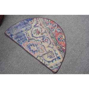 Alfombra Turca Vintage Redonda de 2.5x1.5 pies, Alfombra de Lana con Diseño a Cuadros Beige y Azul - Product Image 2