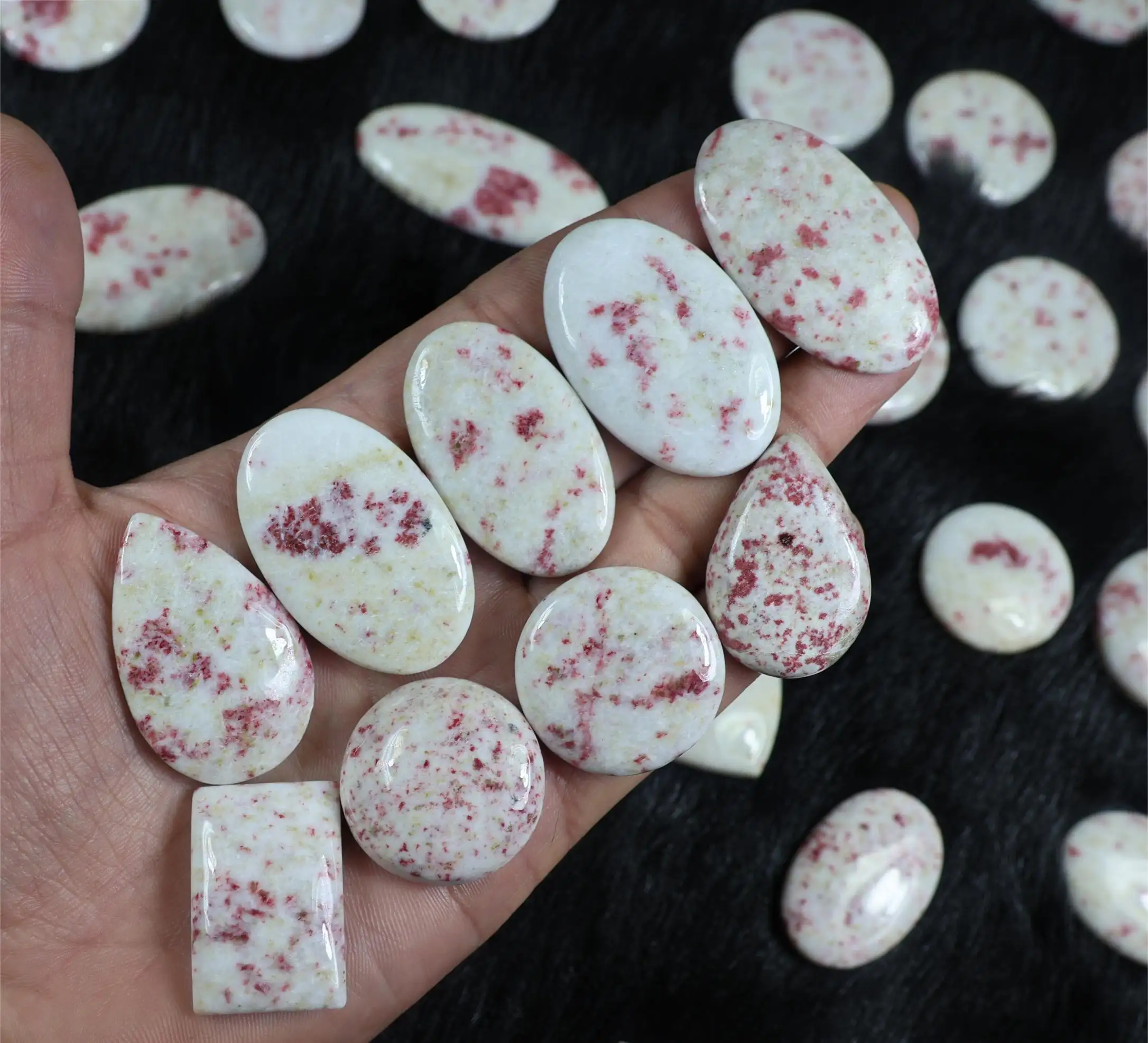 Bán buôn Cinnabar cabochons số lượng lớn đá quý để làm đồ trang sức Cinnabar đá quý rất nhiều cho Mặt dây chuyền làm handmade cabochons