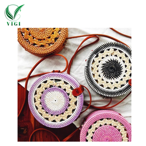 Descubre el Bolso Rattan La Elección Perfecta PARA EL Verano - Product Image 1