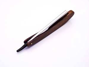 Navaja de Afeitar Recta de Acero Inoxidable Personalizable, Uso Profesional y Personal, con Mango de Madera Natural para Barberos - Product Image 6