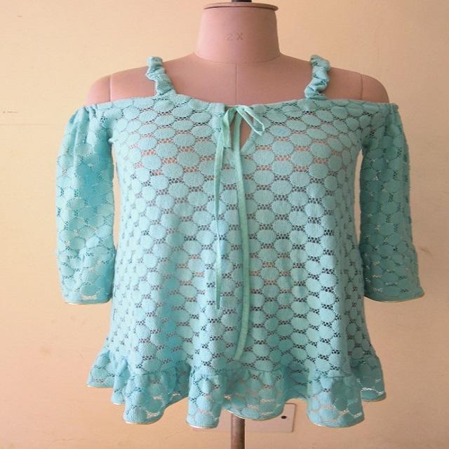 มีสีเขียวขุ่น