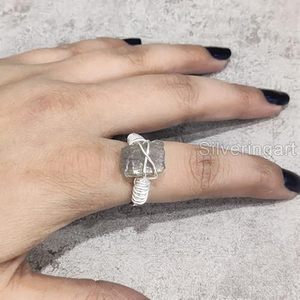 Anillo de Plata de Ley 925 con Labradorita Natural para Mujer, Anillo de Alambre, Regalo de Navidad o Cumpleaños, Joyería Hecha a Mano - Product Image 1