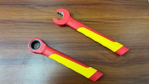 Chiave a Cricchetto Isolata di Alta Qualità 1000v 8-19mm, Nuovo Design VDE per Elettricisti - Product Image 4