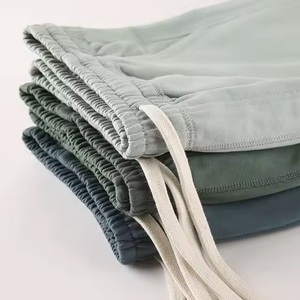 Shorts décontractés pour hommes en coton et élasthanne, style molleton français, streetwear uni, avec cordon de serrage, logo personnalisé, motif uni, respirant, vente en gros - Product Image 2
