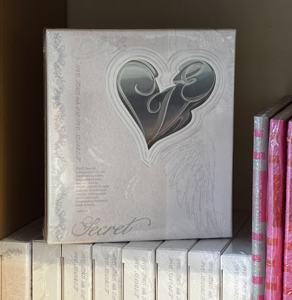 IVE - [IVE SECRET] 4ème EP MD (Porte-clés miroir) Ver. Édition limitée |   Album Officiel K-POP Scellé - Product Image 2