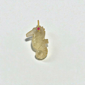 Colgantes de caballito de mar tallados a mano con piedras preciosas de cuarzo limón |   Dijes de Piedra Natural Tallada para Joyería - Product Image 1