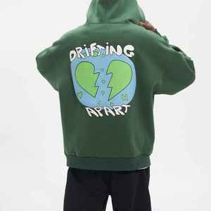 Sweat à capuche confortable et épais avec impression en relief offrant une texture audacieuse, un intérieur chaud et un style streetwear décontracté et élégant - Product Image 2