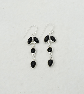 925 plata esterlina sólida ónix negro mes de julio piedra de nacimiento cuatro piedras pendiente de gancho largo - Product Image 2