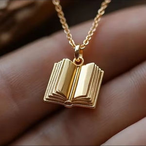 Collar de Plata de Ley 925 Minimalista Cristiano de Alta Calidad con Colgante de Libro Chapado en Oro, Joyería Fina para Mujer, Perfecto para Fiestas - Product Image 1