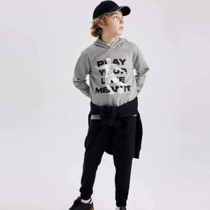 2025ใหม่เสื้อฮู้ดผ้าขนแกะแบบสวมหัวสำหรับเด็กผู้ชายเสื้อมีฮู้ดผ้าคุณภาพระดับพรีเมียมพร้อมโลโก้แบบกำหนดเอง - Product Image 2