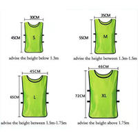 Vestes d'entraînement en mesh pour le football, personnalisables, pas chères, séchage rapide, couleur et logo personnalisés