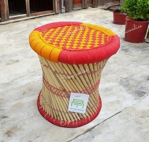 Tabouret Mudda rond unique en bambou naturel fait à la main Sarkanda Ottoman Mudda Artisanat écologique pour l'ameublement intérieur et extérieur - Product Image 5