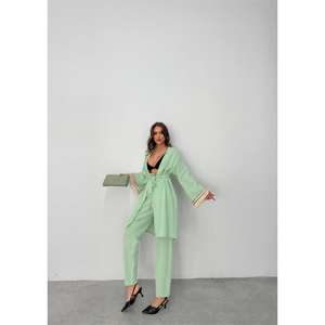 ชุดกิโมโนผู้หญิง Mint พร้อมผ้าคลุมไหล่แบบมีชายครุย ชุดกิโมโนและเสื้อคลุมแบบมีชายครุยสุดหรู - Product Image 3