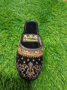 Nouveau design couleur unie sur mesure fantaisie Punjabi Khussa jutti femmes pakistanaise khussa gota patti design élégant chappal - Product Image 4