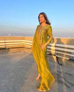 Nouveau haut ethnique traditionnel de créateur Plazzo Salwar Kameez Party Wear Chinnon Silk Slim Fit vêtements pakistanais indiens à séchage rapide - Product Image 2