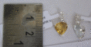 Pendentif artisanal en or rose avec citrine et topaze blanche, motif Jésus et papillon, plaqué rhodium, bijoux religieux d'Inde - Product Image 1