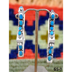 Boucles d'oreilles pendantes artisanales Southwest, étoile en turquoise Kingman bleue et argent sterling serti clos - Product Image 2
