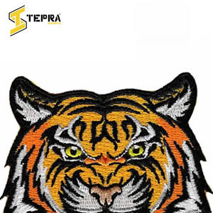 TEPRA SPORTS Parches Bordados de Alta Calidad Diseño Floral Único para Sombrero Uso Nueva Tela Hierro-En Estilo PVC Pakistán Hecho Corazón - Product Image 5